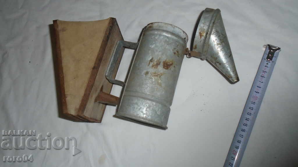 Delivery of BEEKEEPING SMOKER - ACTIVE