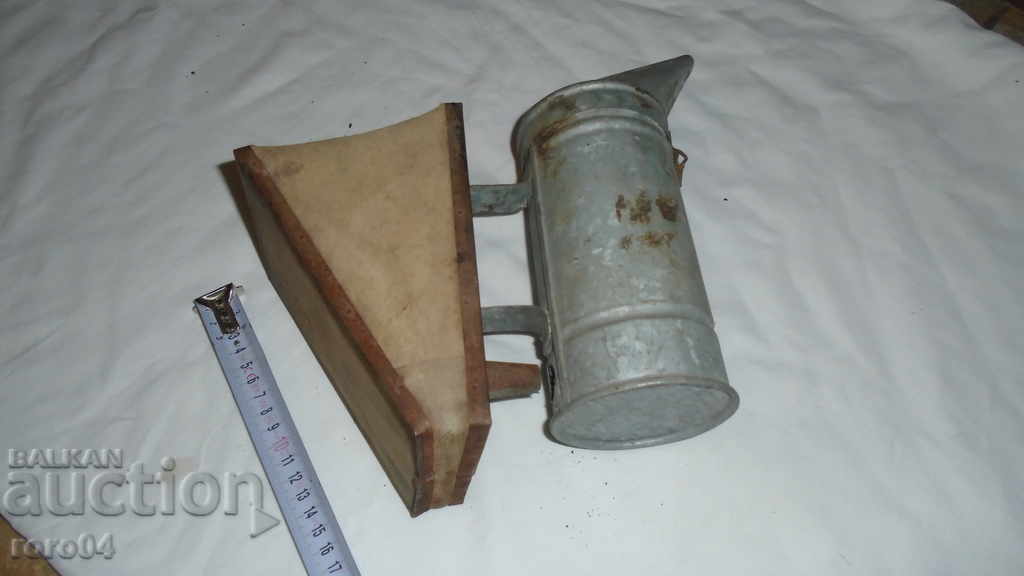 BEEKEEPING SMOKER - ACTIVE - 5