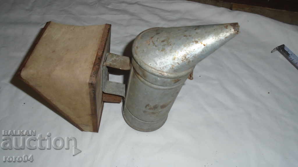 BEEKEEPING SMOKER - ACTIVE - 6