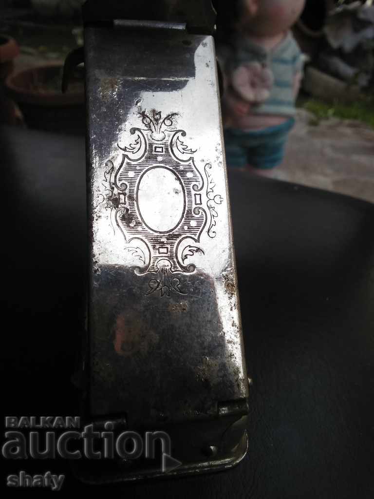 Delivery of An old medical alcohol. Delivery of An old medical alcohol.