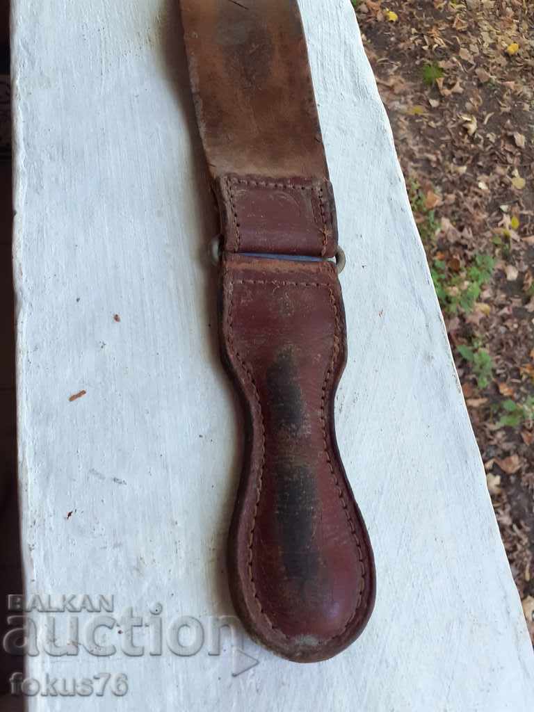 OLD SHAVER BELT BELTS FOR SHARPENING RAZORS with price 40.00 BGN | € 20.45 OLD SHAVER BELT BELTS FOR SHARPENING RAZORS with price 40.00 BGN | € 20.45