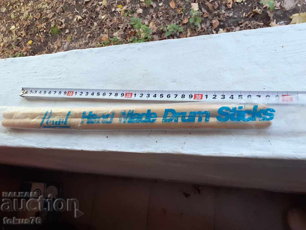 BRANDED DRUM STICKS * PEARL * - 5 BRANDED DRUM STICKS * PEARL * - 5