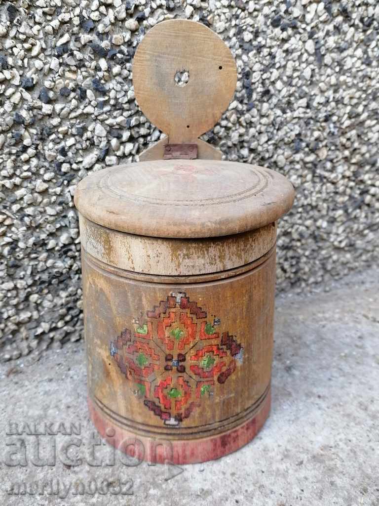 The wood for spices, a wooden container, a primitive, a spoon