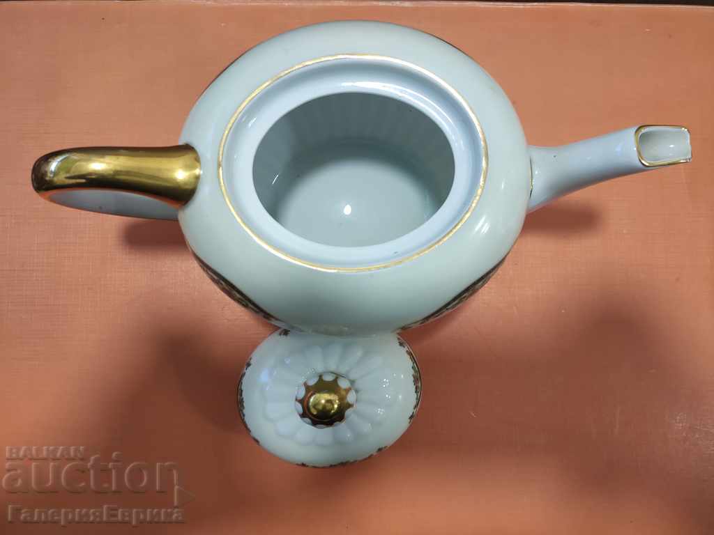 Delivery of Porcelain jug with lid 16 cm with applique and marking Delivery of Porcelain jug with lid 16 cm with applique and marking