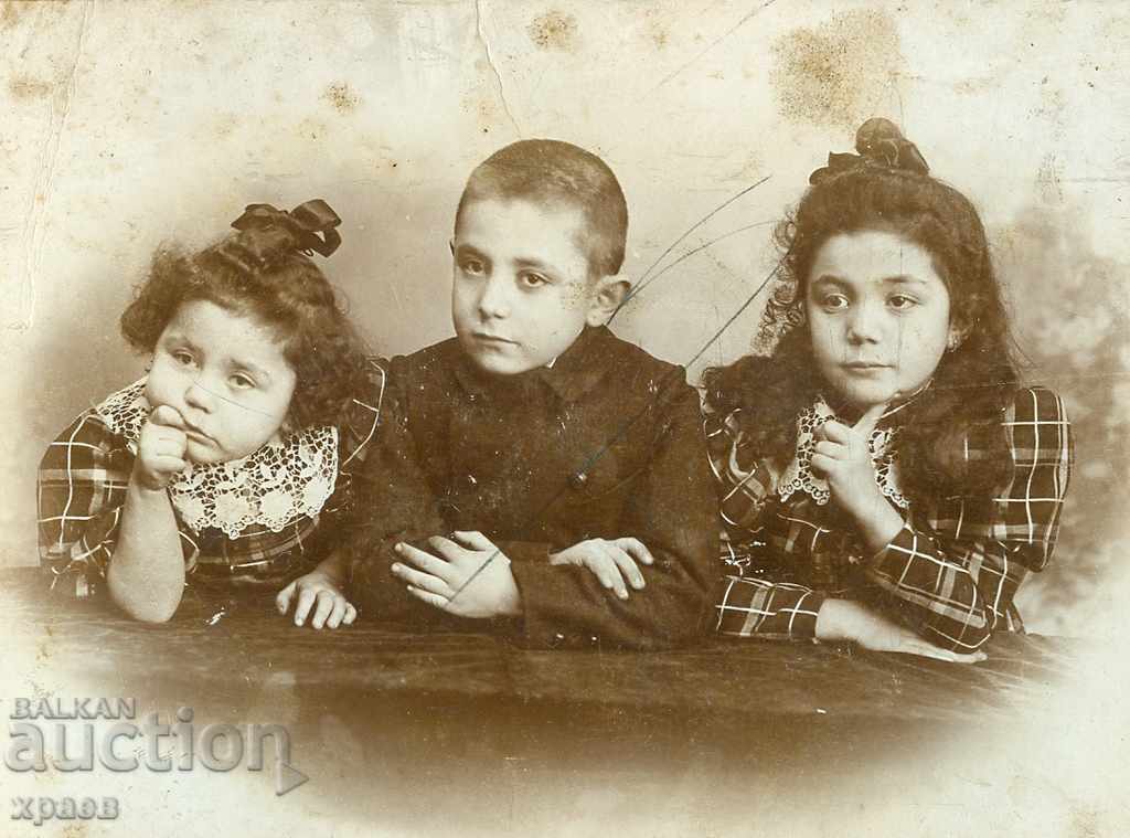 OLD PHOTO - CARDBOARD - A. VLADIKOV - SOFIA - 0722 with price 24.99 BGN | € 12.78 OLD PHOTO - CARDBOARD - A. VLADIKOV - SOFIA - 0722 with price 24.99 BGN | € 12.78