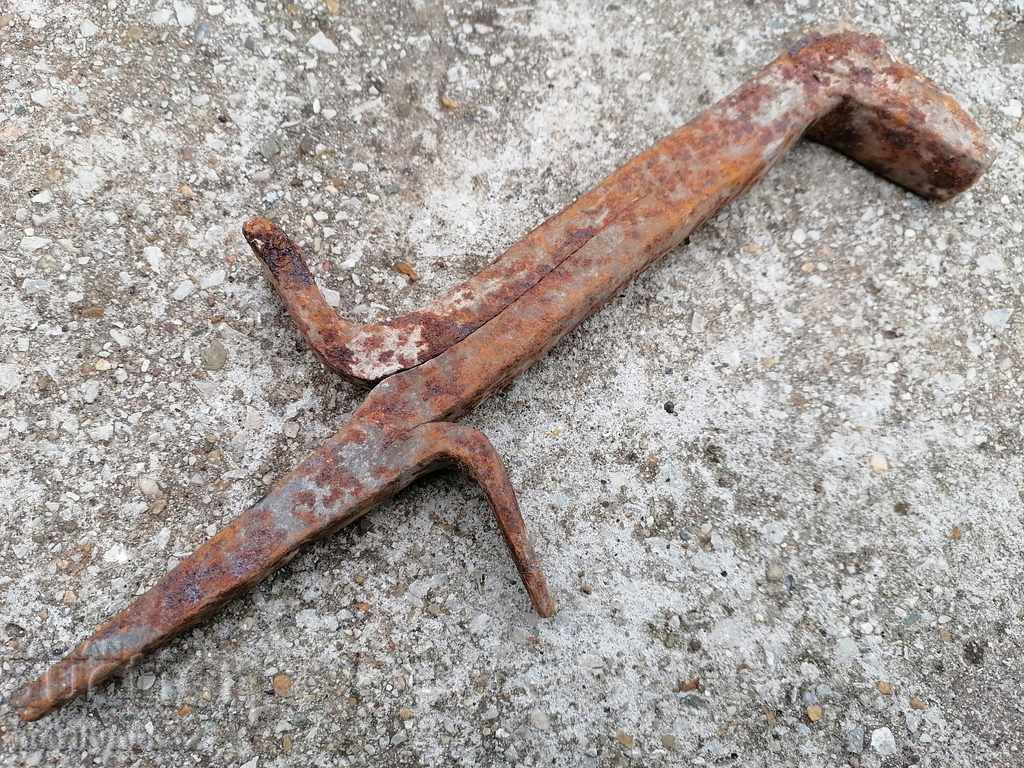 Auction Metal anvil for waving of wrought iron hair Auction Metal anvil for waving of wrought iron hair