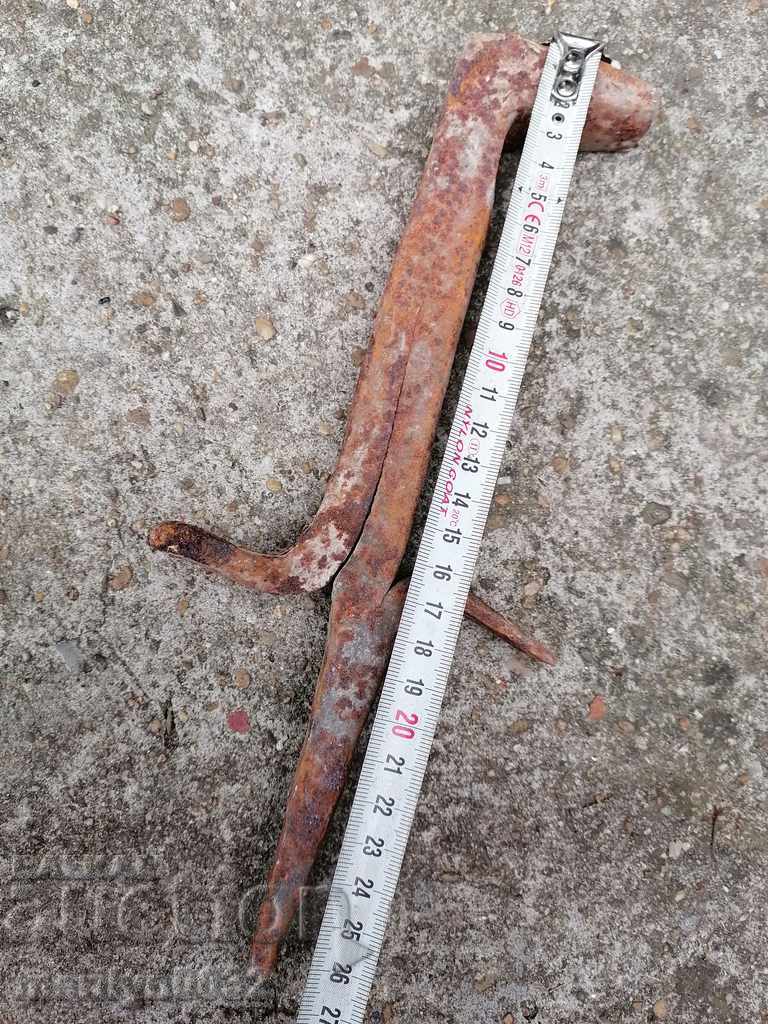 Delivery of Metal anvil for waving of wrought iron hair Delivery of Metal anvil for waving of wrought iron hair