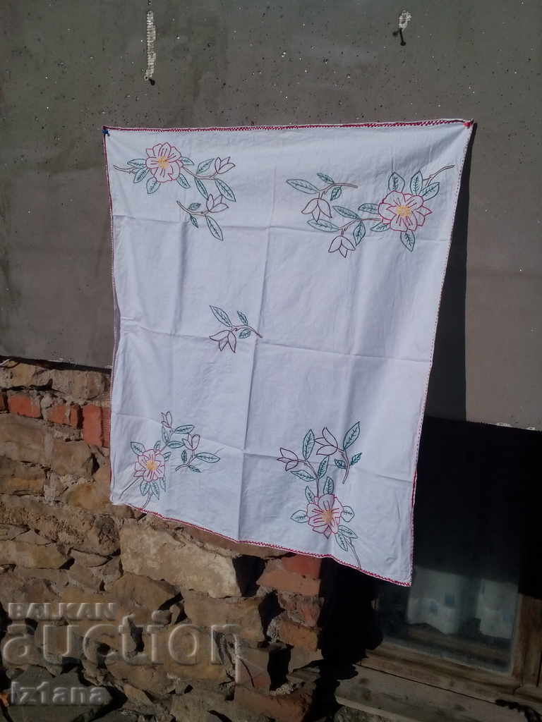 Auction Antique embroidered tablecloth Auction Antique embroidered tablecloth