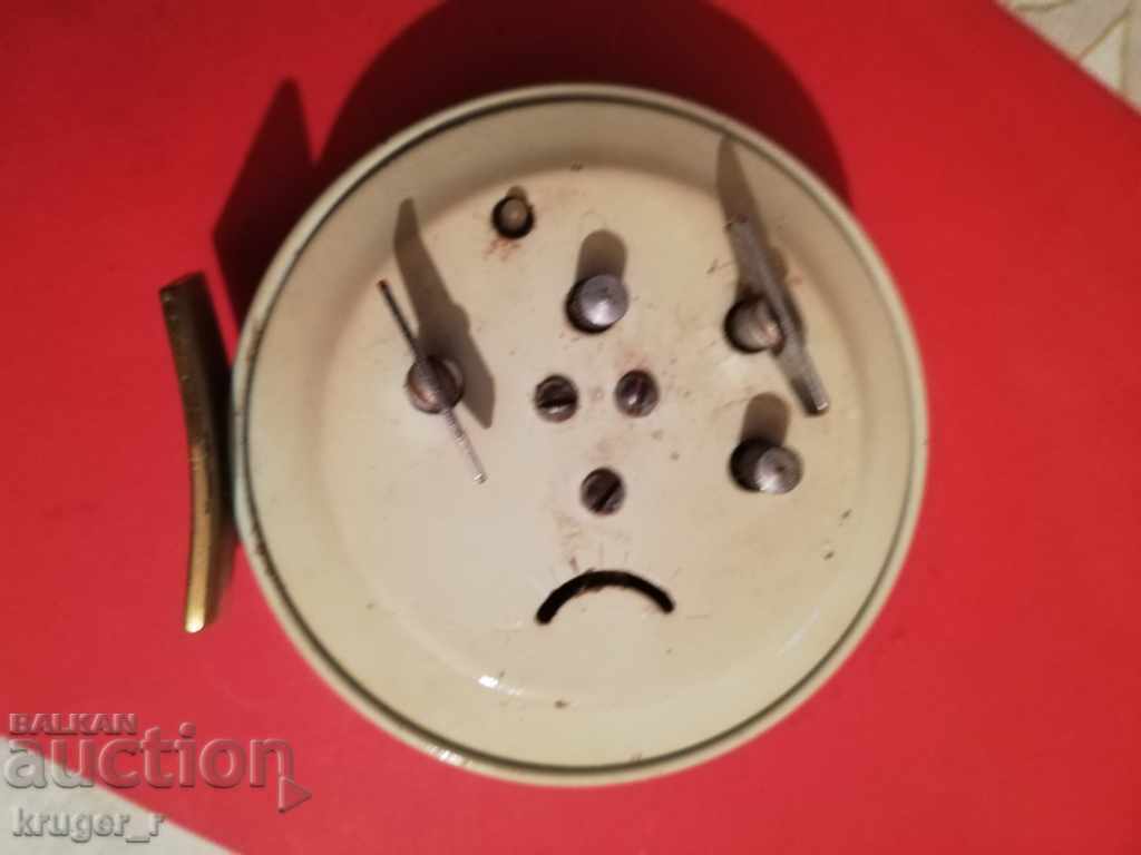 Παράδοση Παλαιό κινέζικο ξυπνητήρι Παράδοση Παλαιό κινέζικο ξυπνητήρι