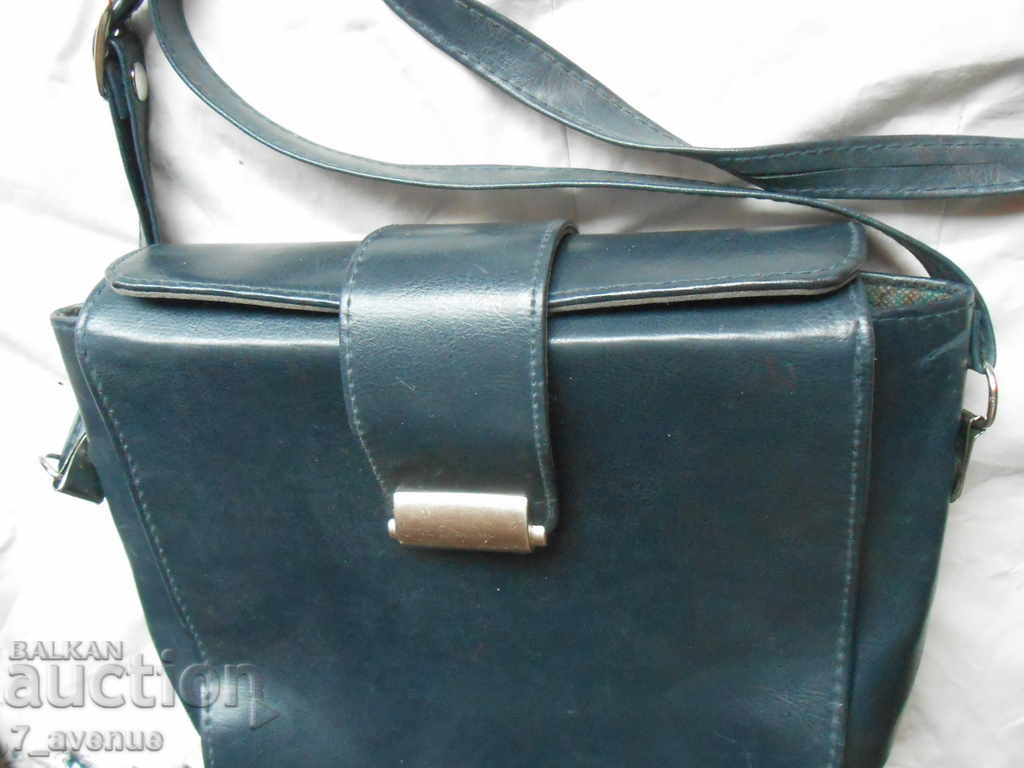 Lady's BAG very interesting VINTAGE 9.11.2020 with price 19.00 BGN | € 9.71 Lady's BAG very interesting VINTAGE 9.11.2020 with price 19.00 BGN | € 9.71