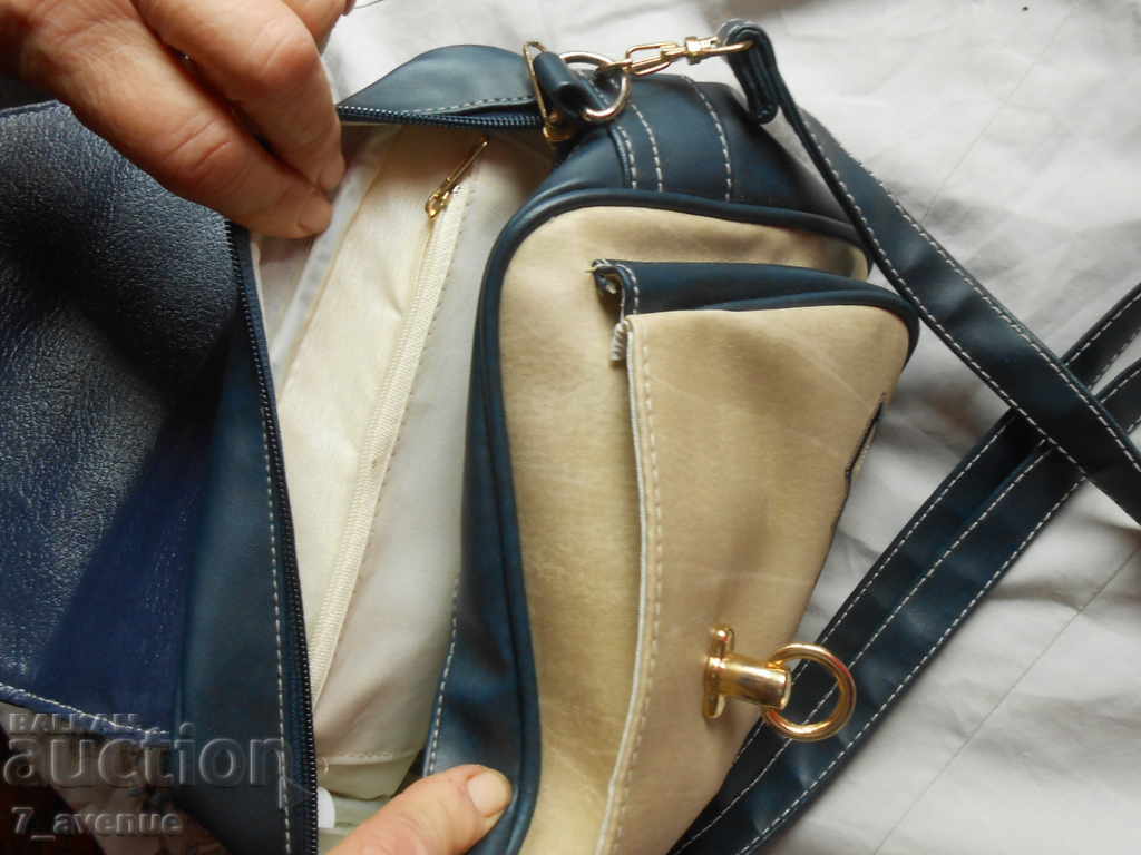 Delivery of Women's BAG blue / beige color VINTAGE 9.11.2020 Delivery of Women's BAG blue / beige color VINTAGE 9.11.2020