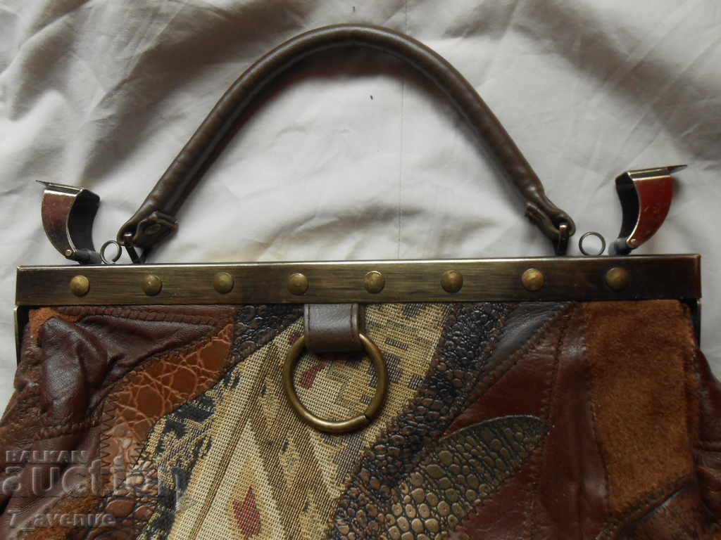 Auction Women's BAG genuine leather, interesting VINTAGE 9.11.2020 Auction Women's BAG genuine leather, interesting VINTAGE 9.11.2020