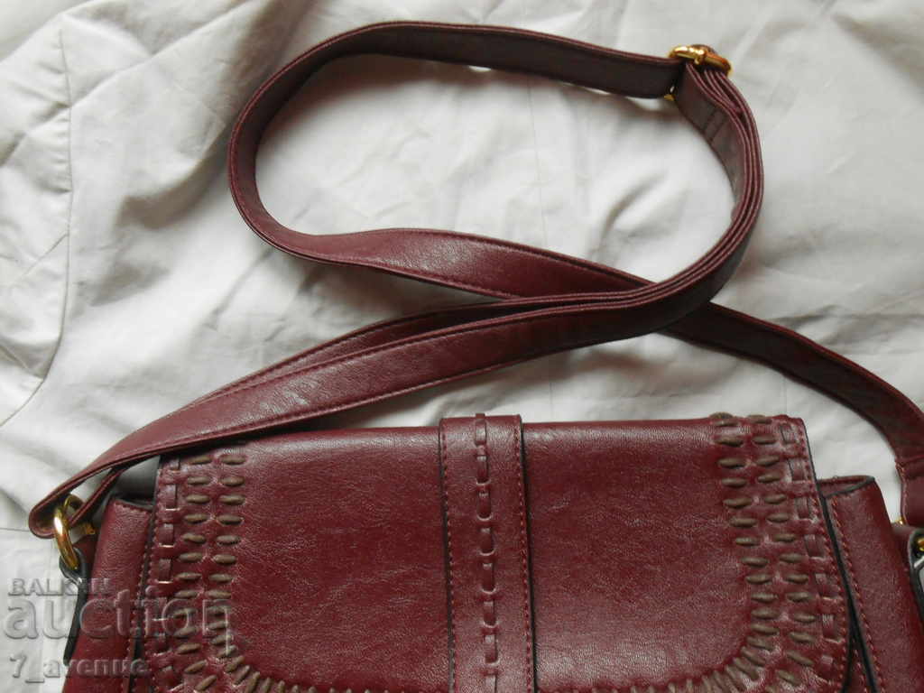 Women's BAG interesting burgundy, VINTAGE 9.11.2020 with price 16.00 BGN | € 8.18 Women's BAG interesting burgundy, VINTAGE 9.11.2020 with price 16.00 BGN | € 8.18