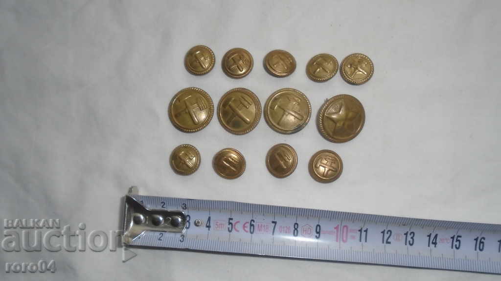 OLD ARMY METAL BUTTONS with price 10.00 BGN | € 5.11 OLD ARMY METAL BUTTONS with price 10.00 BGN | € 5.11