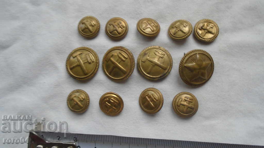 Auction OLD ARMY METAL BUTTONS Auction OLD ARMY METAL BUTTONS