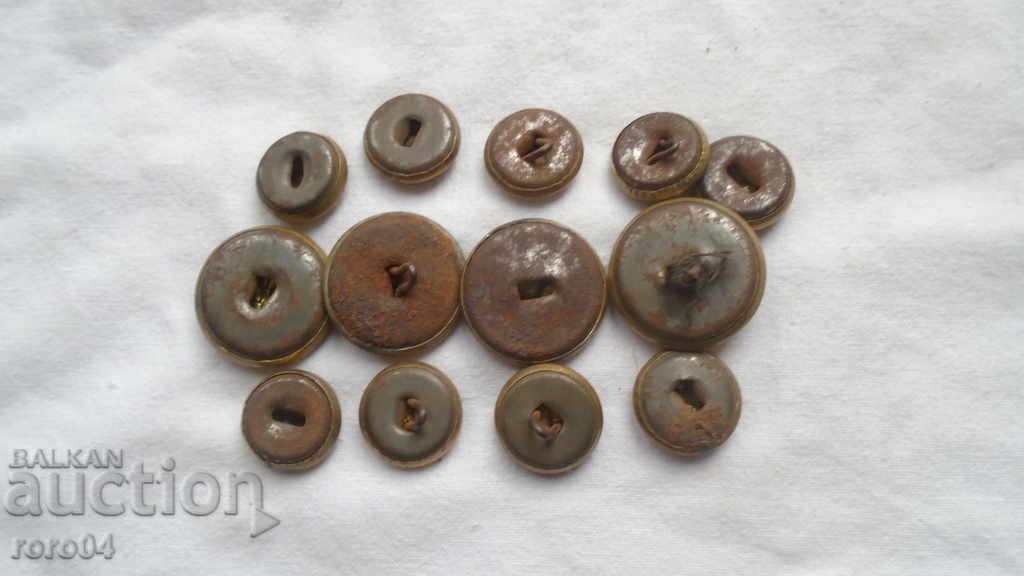 OLD ARMY METAL BUTTONS - 7 OLD ARMY METAL BUTTONS - 7