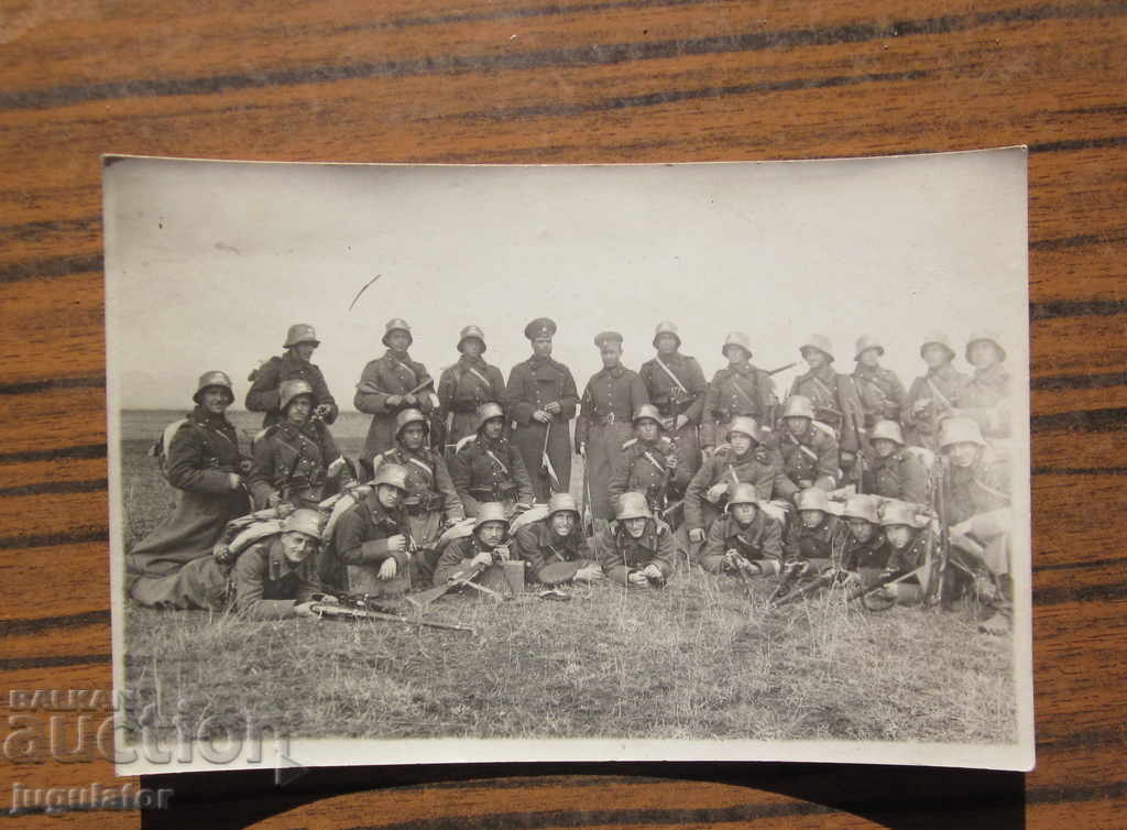 ПСВ Царство България снимка войници каска с череп и кости