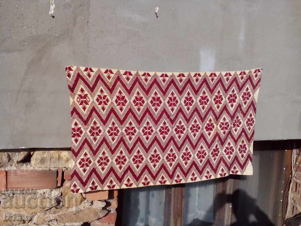 Старинен ковьор,покривка за стена с цена 35.00 лв. | € 17.90 Старинен ковьор,покривка за стена с цена 35.00 лв. | € 17.90