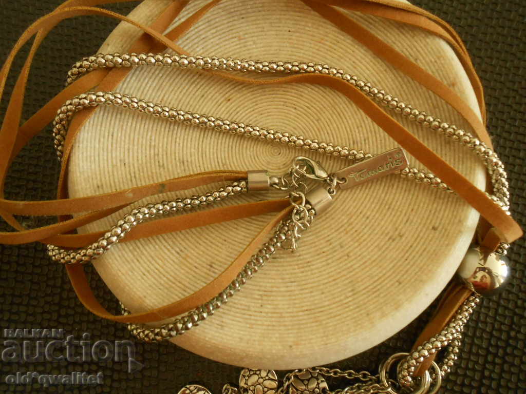 NECKLACE sophisticated, elegant, bears a stamp: TAMARIS with price 99.00 BGN | € 50.62