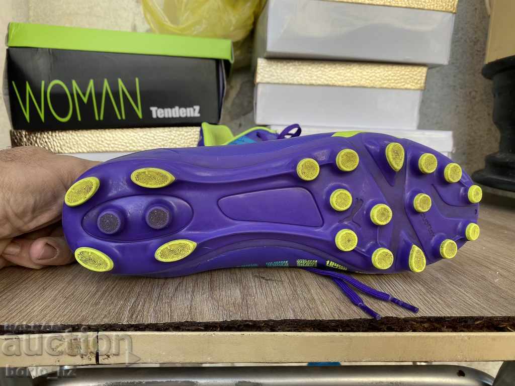 Livrarea 10433. încălțăminte de fotbal PUMA 44 BUTOANE NUMĂR PUMA Livrarea 10433. încălțăminte de fotbal PUMA 44 BUTOANE NUMĂR PUMA