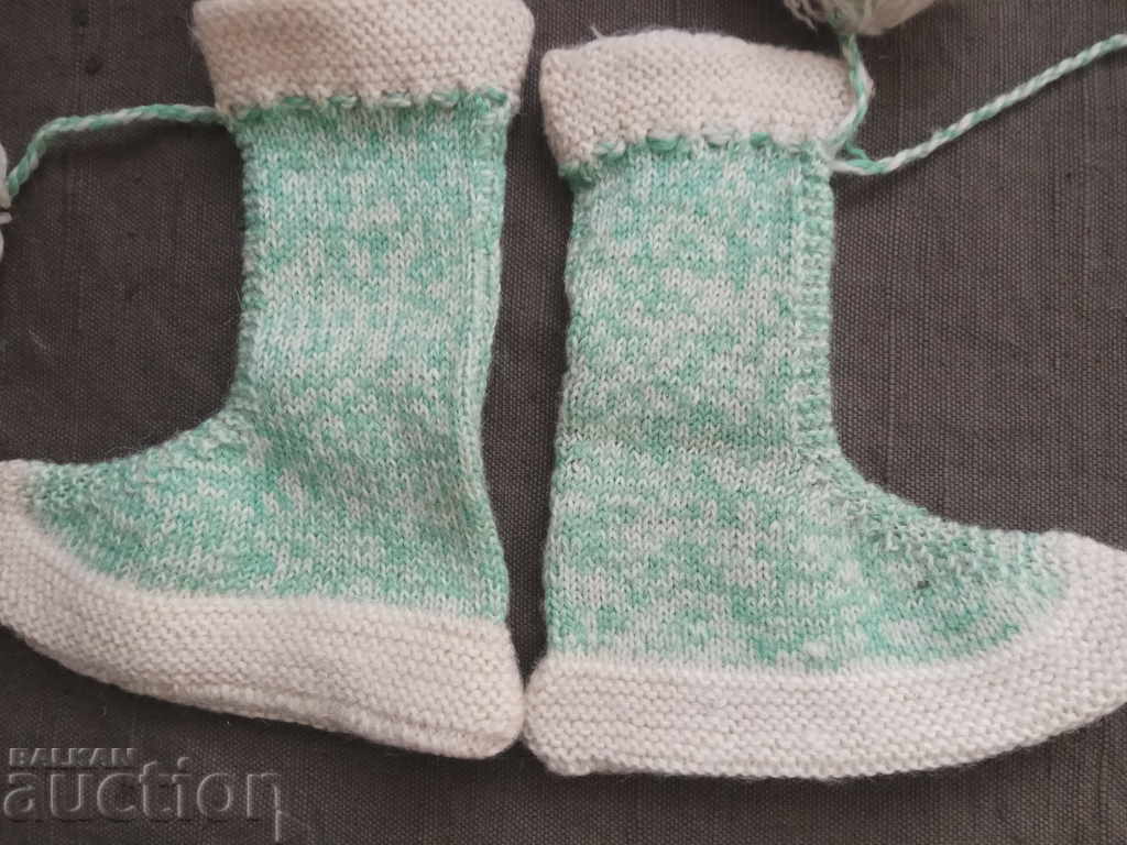 șosete pentru copii cu ciucuri cu preț 10.00 BGN | € 5.11