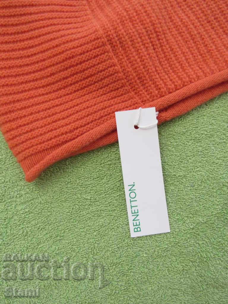 Delivery of Women's United Colors of Benetton hat in coral color Delivery of Women's United Colors of Benetton hat in coral color