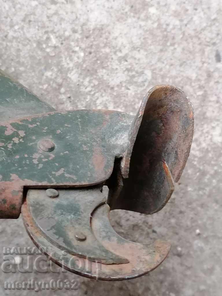 Auction Profiled pliers for bergamon tube early wounds, Bulgaria Auction Profiled pliers for bergamon tube early wounds, Bulgaria