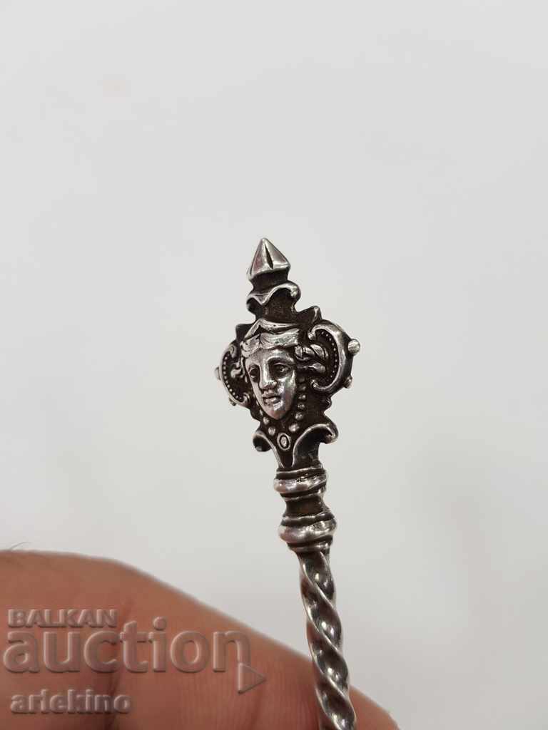 Auction Beautiful European silver spoon 800 BC. Auction Beautiful European silver spoon 800 BC.