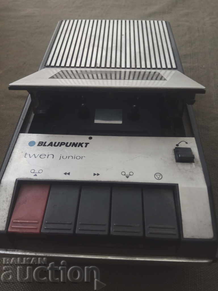 Casetofon Blaupunkt Twen Junior cu preț 31.00 BGN | € 15.85 Casetofon Blaupunkt Twen Junior cu preț 31.00 BGN | € 15.85