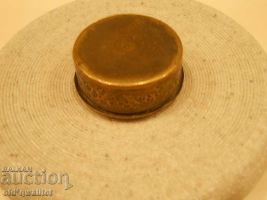 Delivery of Very rare antique box painted mother of pearl with a mirror