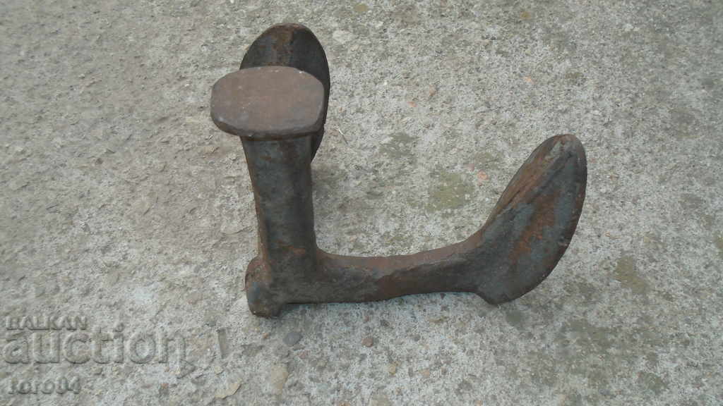 SHOE ANCHOR - EXCELLENT - 6 SHOE ANCHOR - EXCELLENT - 6