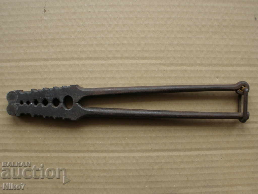 Old crimping pliers. Chicago-U.S.A