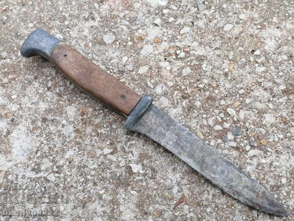 Old knife leg blade with price 37.00 BGN | € 18.92 Old knife leg blade with price 37.00 BGN | € 18.92