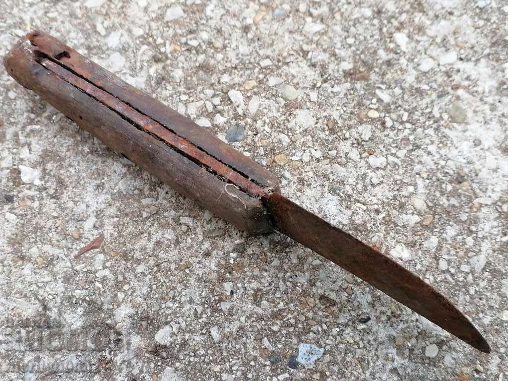 Παλιά κρεοπωλείο μαχαίρι, karakulak, nozhka με τιμή 37.00 BGN | € 18.92 Παλιά κρεοπωλείο μαχαίρι, karakulak, nozhka με τιμή 37.00 BGN | € 18.92