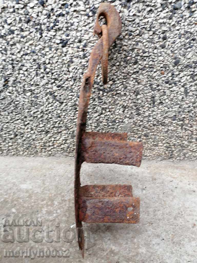 Old brake for wagon wagon wrought iron primitive with price 39.00 BGN | € 19.94 Old brake for wagon wagon wrought iron primitive with price 39.00 BGN | € 19.94