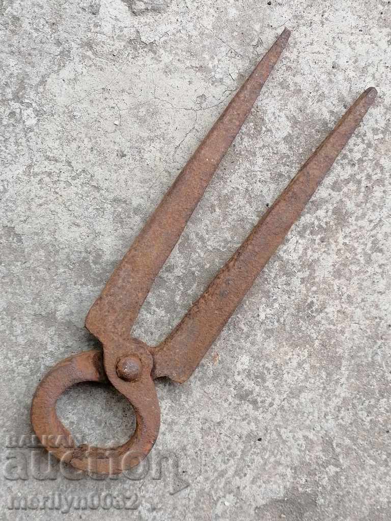 Auction Ancient primitive crumpled keretten pliers in the 20th century Auction Ancient primitive crumpled keretten pliers in the 20th century