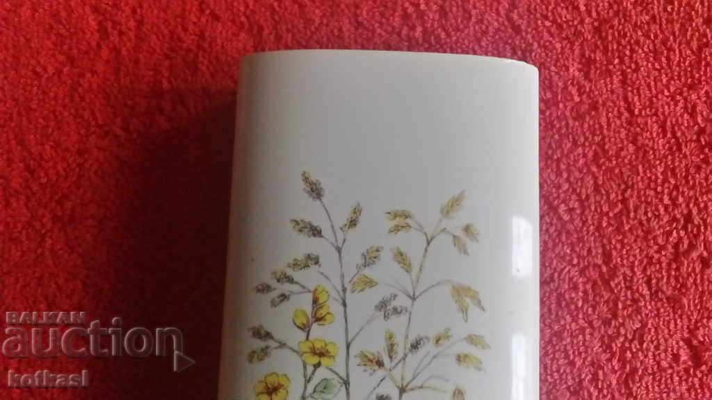 Delivery of Old porcelain Vase for wall vessel Delivery of Old porcelain Vase for wall vessel