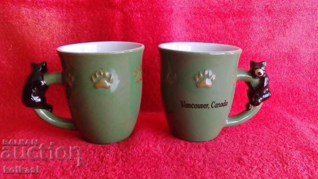 Yellowstone Park old cups Bears Embossed paws Yellowstone Park old cups Bears Embossed paws