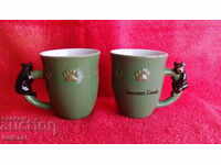 Lot 2 pcs. old ceramic cups bears canada vancouver