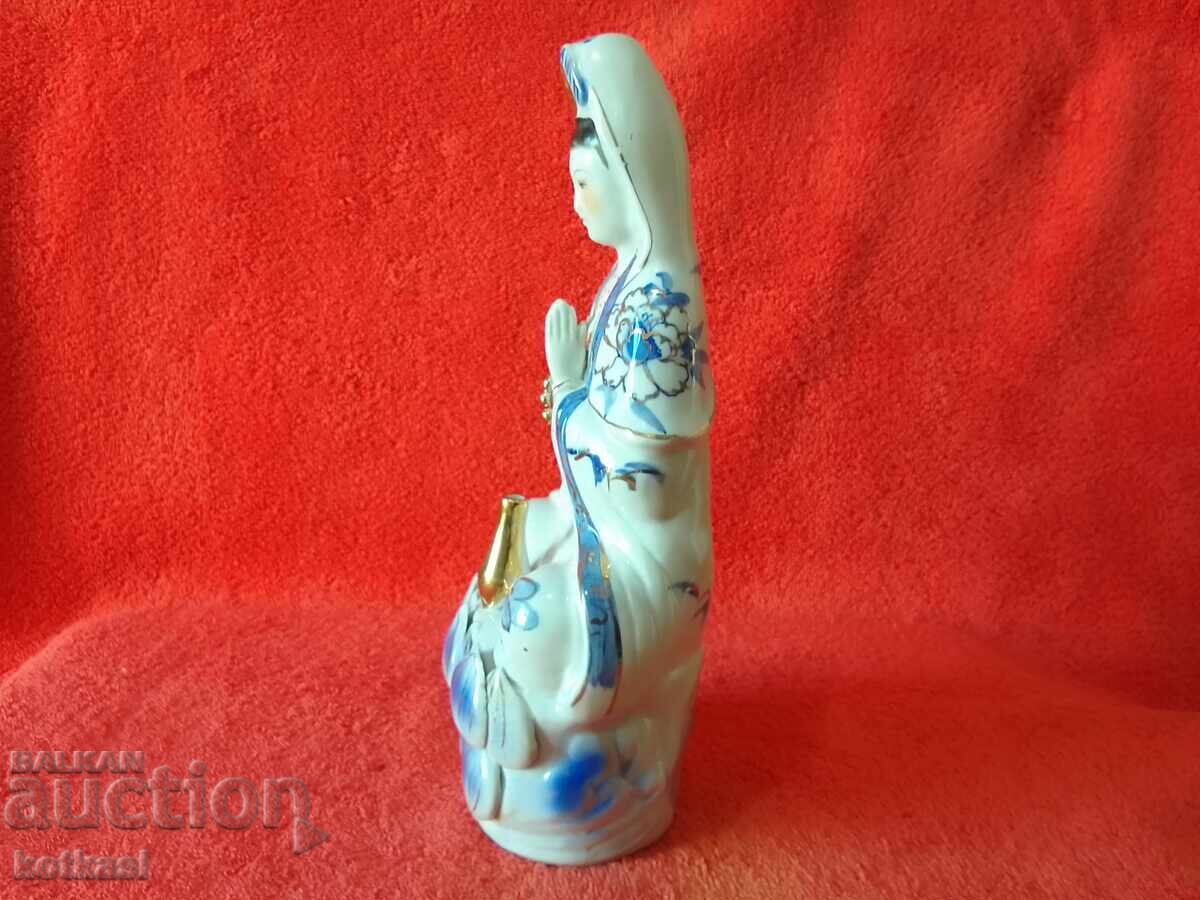 Old Porcelain Figure Woman Praying Buddha Asia - 5 Old Porcelain Figure Woman Praying Buddha Asia - 5