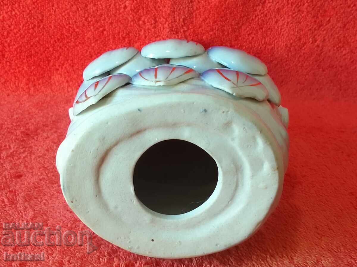 Old Porcelain Figure Woman Praying Buddha Asia - 6 Old Porcelain Figure Woman Praying Buddha Asia - 6