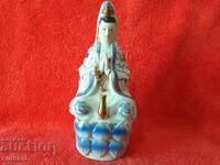 Figura veche din porțelan Femeie care se roagă la Buddha Asia