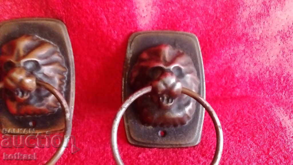 Auction Old Metal Door Knocker Auction Old Metal Door Knocker