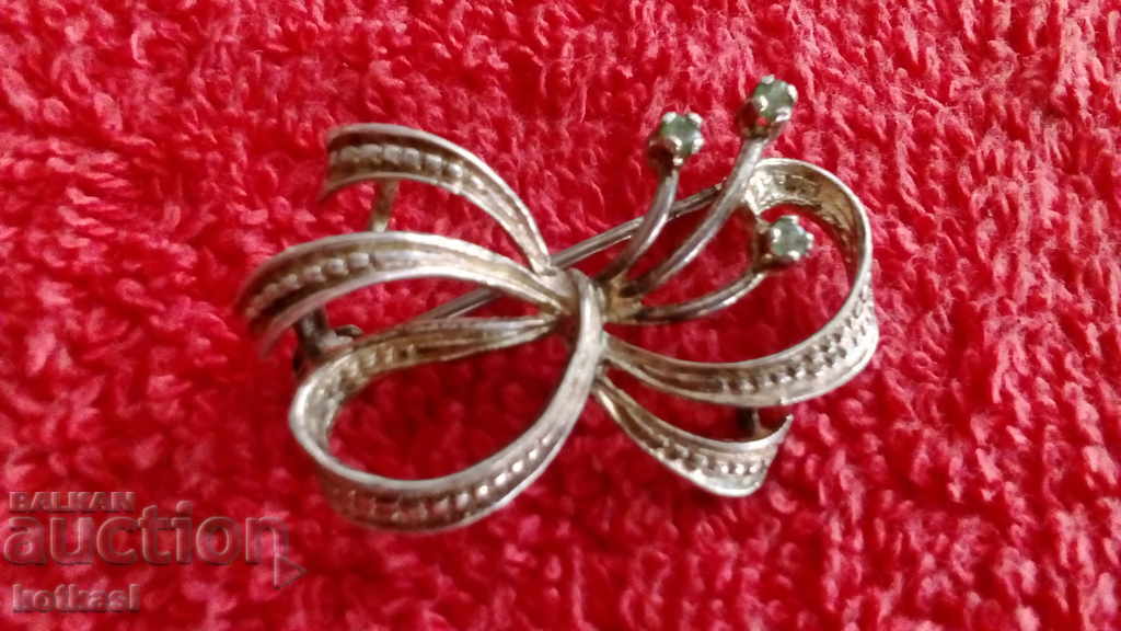 Delivery of Old silver brooch Delivery of Old silver brooch