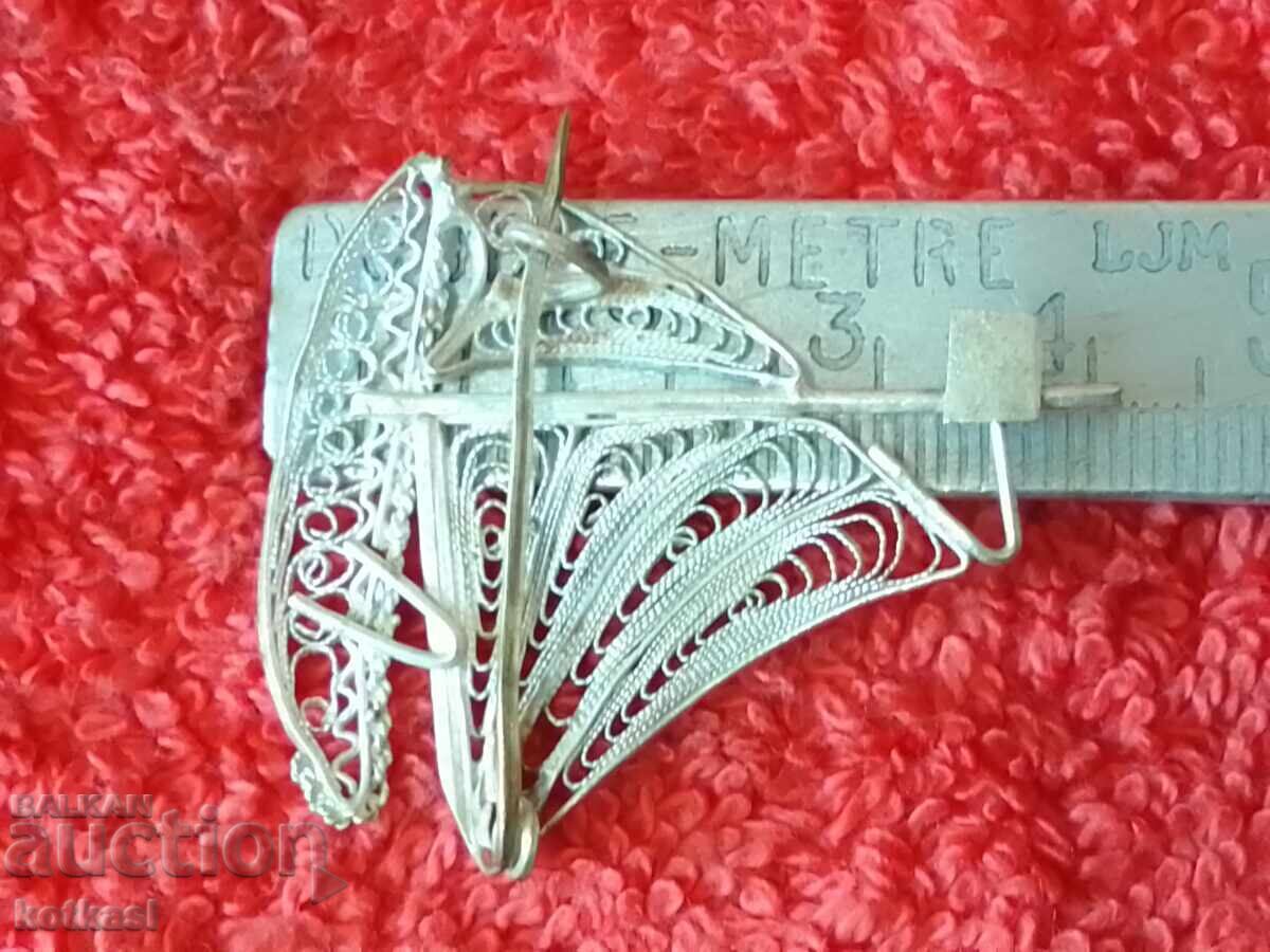 Broșă din Argint Veche Navă Filigran Barcă cu Pânze Mare cu preț € 45.50 | 88.99 BGN Broșă din Argint Veche Navă Filigran Barcă cu Pânze Mare cu preț € 45.50 | 88.99 BGN