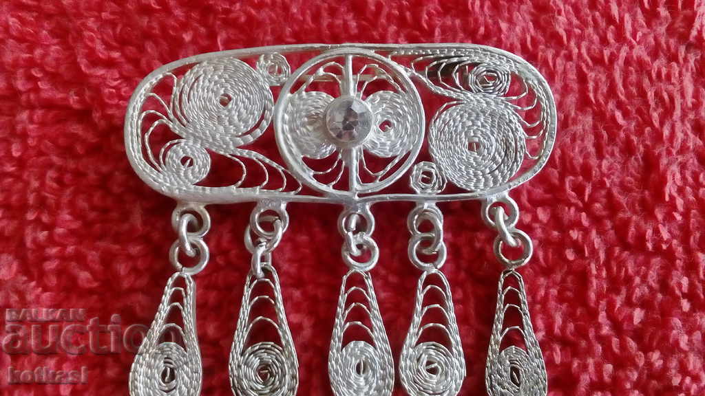 Auction Old silver filigree brooch Auction Old silver filigree brooch