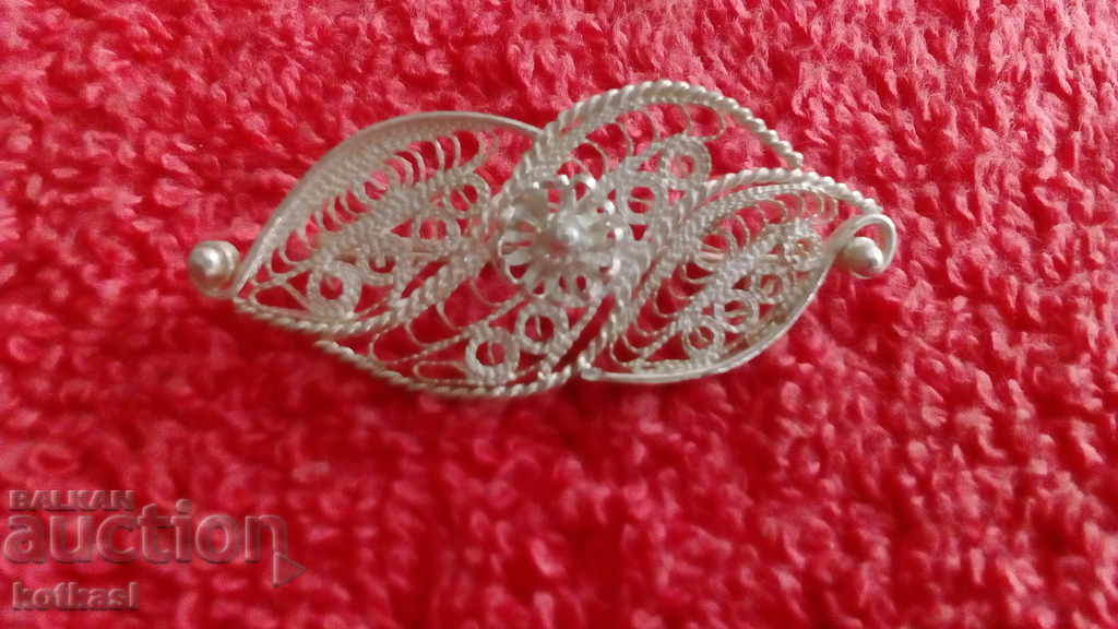 Old silver filigree brooch with price 65.50 BGN | € 33.49 Old silver filigree brooch with price 65.50 BGN | € 33.49