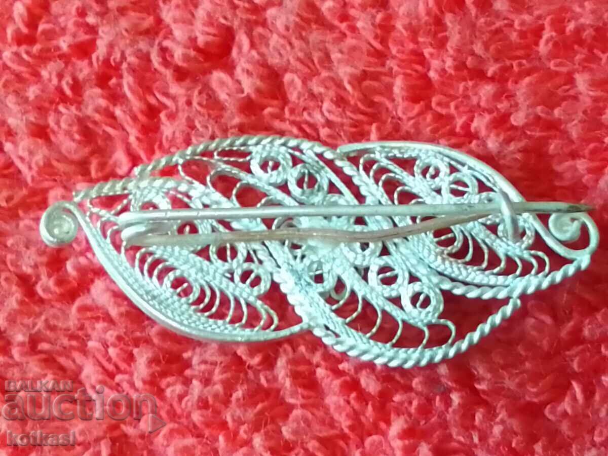 Доставка на Стара сребърна брошка филигран