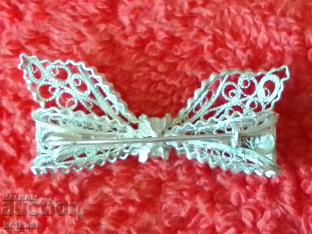 Licitație Broșă cu panglică din filigran de argint vechi