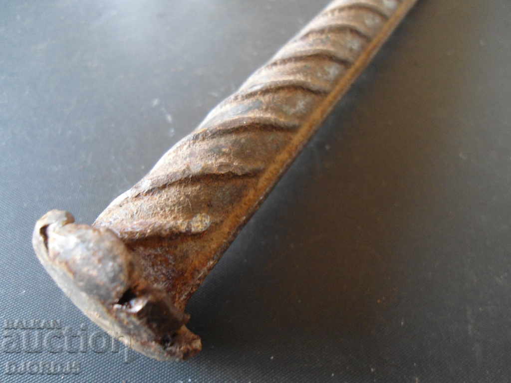 Auction An old tool, a chopper Auction An old tool, a chopper